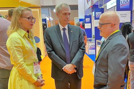 Matt Lantz meets with US Ambassador to Thailand Bio