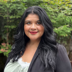Elisa Alvarado Bio